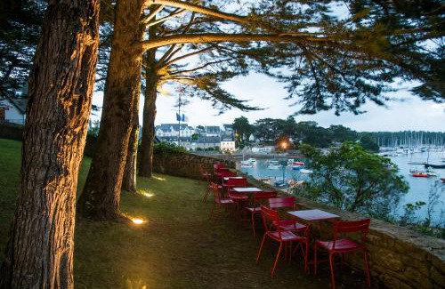 Combrit Hotel | Villa Tri Men