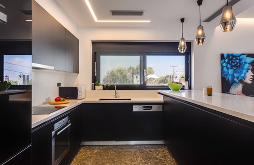 Hersonissos Centre Villa | Villa Tropicana by Villa Plus