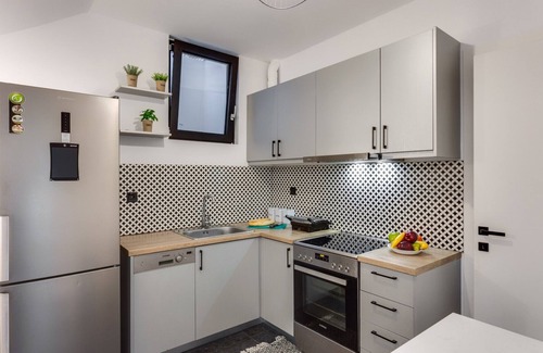 Hersonissos Centre Villa | Villa Tropicana by Villa Plus