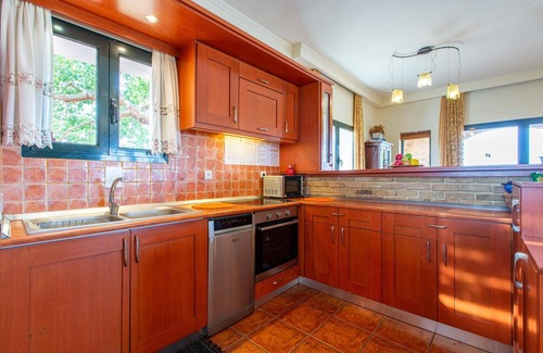 Katochori Villa | Villa Trouli - Three Bedroom Villa, Sleeps 6