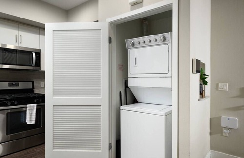 Santa Ana Apartment | Villa Valencia - Free Disney Gift Card!