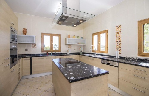 Vale do Garrao Villa | Villa Valentina | 5 Bedrooms | Super Quiet | Quinta do Mar