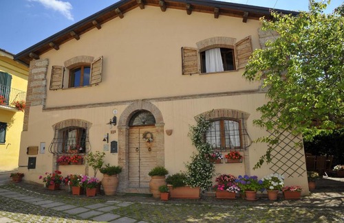 Fabriano House | Villa Villacolle