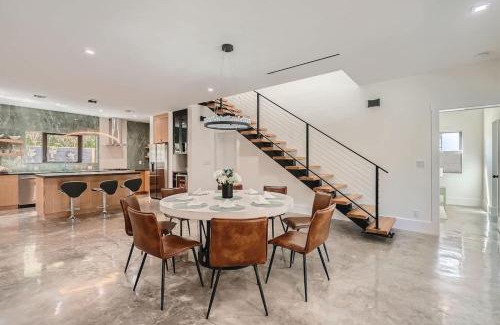 Sunshine Park House | Villa Vogue - Designer Finishes Meet Open Living in Sunshine Park