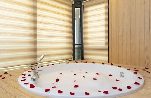 Kadriye Villa | Villa w Jacuzzi, Private Pool, Garden in Antalya