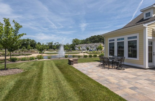 Selbyville Villa | Villa w/Pond View - 3 miles from Fenwick Island/beach - Clubhouse w/pool
