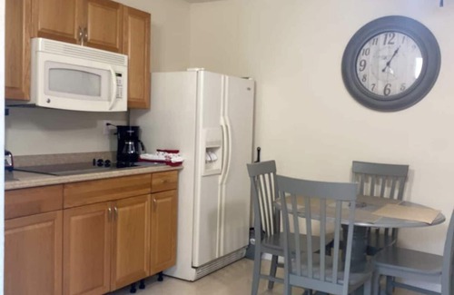 Egypt Lake-Leto Apartment | Villa W/Pool And just 5 mins away from Raymond James Stadium and 10 min TPA.