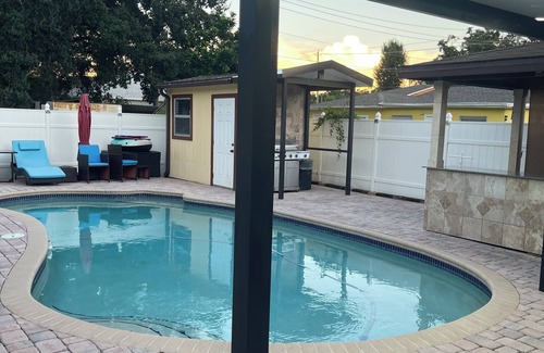 Egypt Lake-Leto Apartment | Villa W/Pool And just 5 mins away from Raymond James Stadium and 10 min TPA.