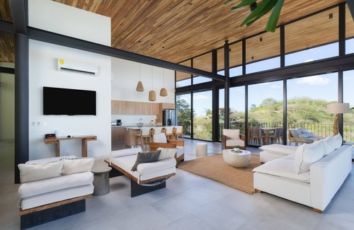 Tamarindo House | Villa w/stunning view, close to Tamarindo town/beach, in gated community