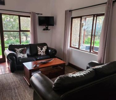 Theewaterskloof Villa | Villa Wal Farmstay
