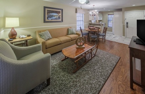 Canyon Lake Villa | Villa with Access to 6 Pools | 18-Hole Mini-Golf