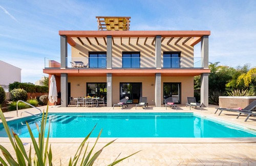 Armacao de Pera Villa | Villa with heatable pool, 2 jacuzzis & BBQ