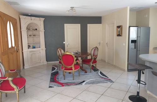 Vias Villa | Villa with indoor pool, Californian Basin, Jacuzzi, Sauna