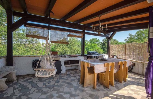 Rezanci Villa | Villa with outdoor pool and barbecue terrace