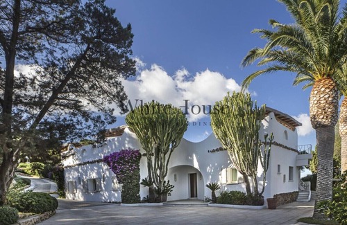 Liscia di Vacca Villa | Villa with Pool, Beach, Wharf in Porto Cervo