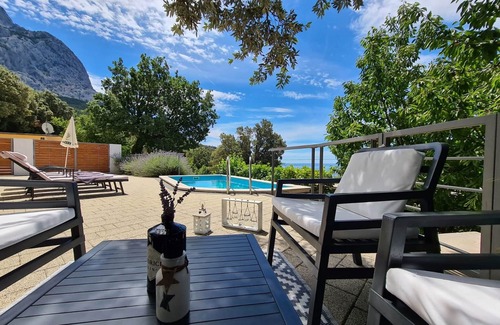 Bast House | Villa with pool, barbecue , patio , quiet location , families welcome