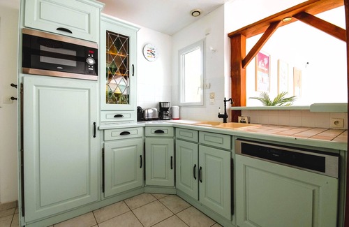 La Turballe Villa | Villa with private pool, spa, beach and shops within walking distance