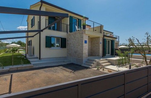 Labinci Cabin | Villa with private pool in a quiet location with garden and grill