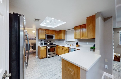 Ahwatukee Foothills House | Villa with private pool, spa, outdoor kitchen, firepit, foosball, & lake access