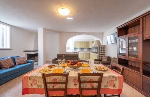 Cala Gonone Villa | Villa with terrace and washing machine