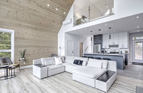 Saint-Damien Apartment | VillaBaraka Moderna | Hot Tub | View | Pool Table