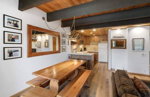 Mammoth Lakes Condo | Village Area 3 bdrm~Private BBQ~Ski in & Out~Walk to Restaurants