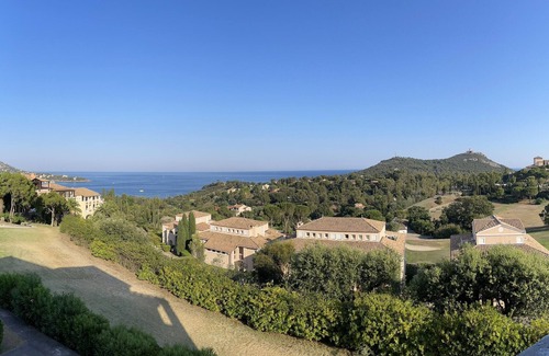 Cap Esterel Apartment | Village Cap Esterel - Panoramic sea and golf view - Apartment 6/7 people