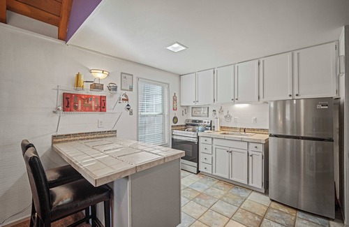 Sunriver House | Village Escape with Cozy Loft, 3 Suites & Patio