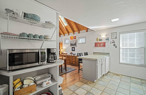 Sunriver House | Village Escape with Cozy Loft, 3 Suites & Patio