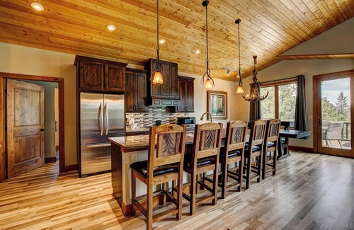 Estes Park House | Village Green Mountain Getaway - Best Amenities