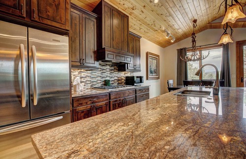 Estes Park House | Village Green Mountain Getaway - Best Amenities