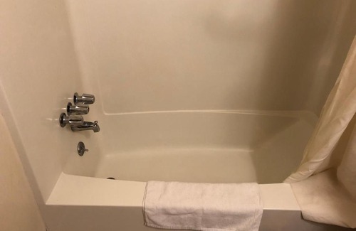 Holt Hotel | Village Inn Motel Holt