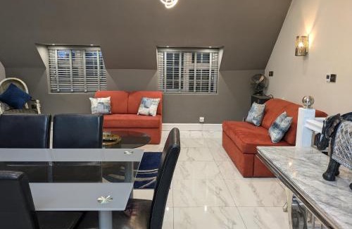 Wolverhampton Apartment | Village Life, Beautiful Studio Apartment