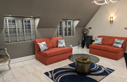 Wolverhampton Apartment | Village Life, Beautiful Studio Apartment