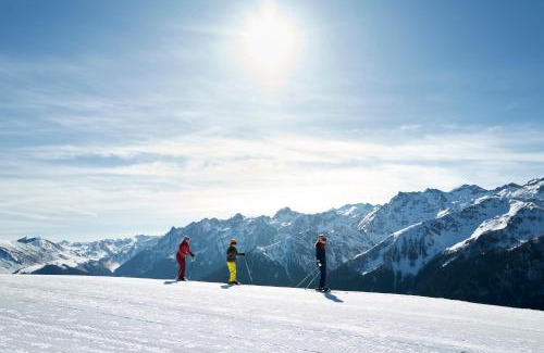 Saint-Aventin Hotel | Villages Clubs du Soleil - SUPERBAGNERES