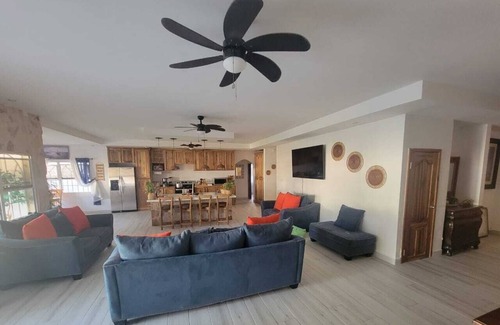 Sector 2 Villa | VillaRita a un minuto del mar y cerca de los mejores ríos de la costa norte.