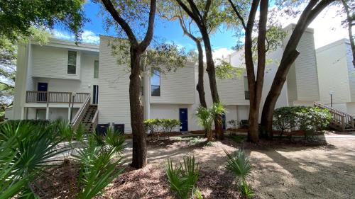Jekyll Island Apartment | Villas by The Sea Two Bedroom Apartment