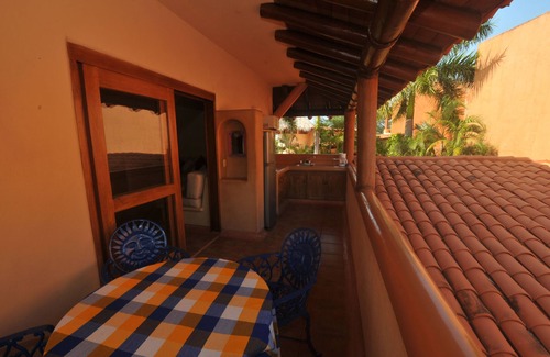 Ixtapa - Zihuatanejo Apartment | Villas Los Arcos El Roble - Deluxe Suite with Outdoor Kitchenette