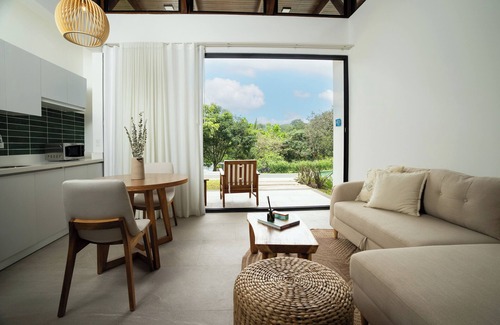 Pan de Azucar Villa | VIllas Turrú 402 fully equipped in Turrucares with shared pool and BBQ area.n