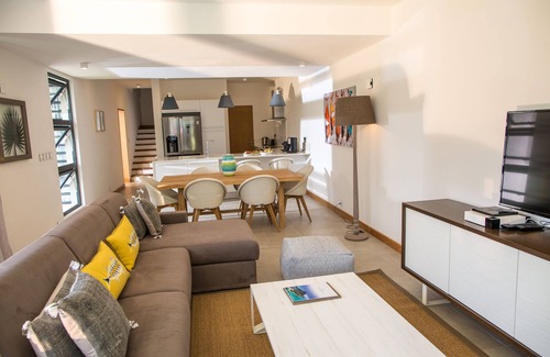 Black River Villa | Villas with private pool and hotel services