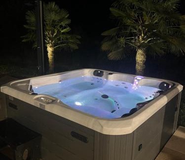 Roussennac Villa | Villaveyron