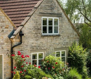 Pylle House | Vine Cottage