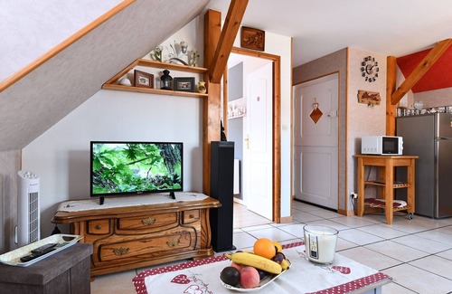 Bergheim Cottage | Vineyard Retreat: Cozy 2-Person Cottage with Terrace, Near Medieval Town, Alsace Wine Route