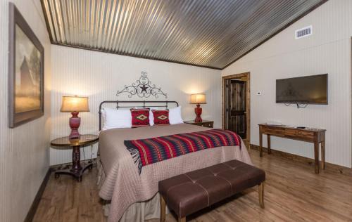 Fredericksburg Villa | Vineyard Trail Cottages- Adults Only