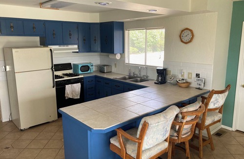 Outlook House | Vineyard views at Dichotomy Vineyards guest house in the Yakima Valley