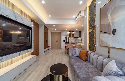 Hang Xanh Apartment | Vinhomes Central Park by Urban Home