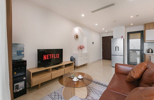 Trung Hoa Nhan Chinh Apartment | Vinhomes D'Capitale -Block C1- 3 Bedrooms with Bathtub & Unobstructed View