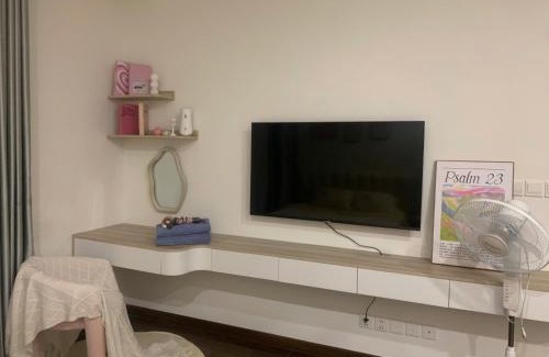 Tu Liem Apartment | Vinhomes Smart City by Chill D Homestay