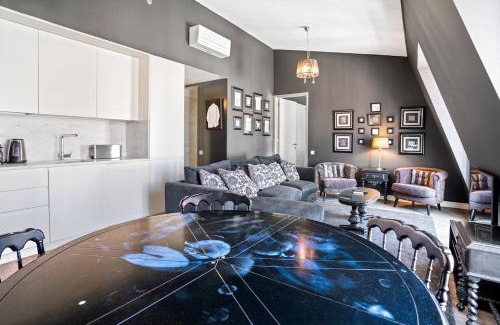 Chiado Apartment | Vintage 1-Bedroom Oasis Center