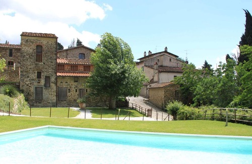 Sesto Fiorentino House | Vintage Holiday Home with Swimming Pool in Montorsoli